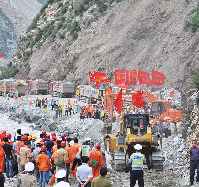 2011年，公司參與“7.3”都汶路羅圈灣搶險(xiǎn)南北兩線合攏。