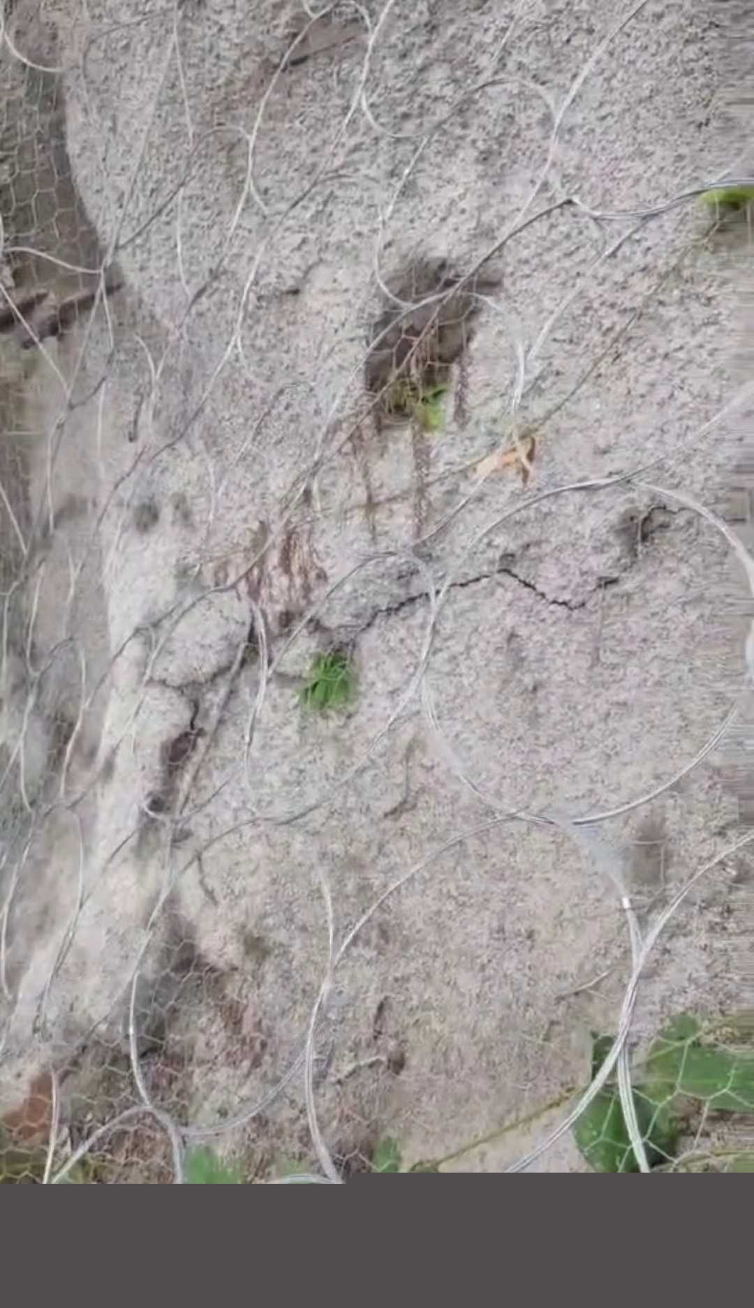 坍塌前8小時，183名工人全部撤離