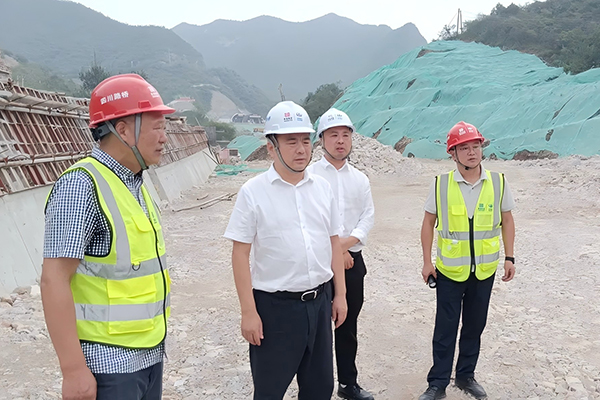 川交公司黨委書記、董事長(zhǎng)杜江林赴北京門頭溝區(qū)國(guó)道108項(xiàng)目檢查指導(dǎo)工作